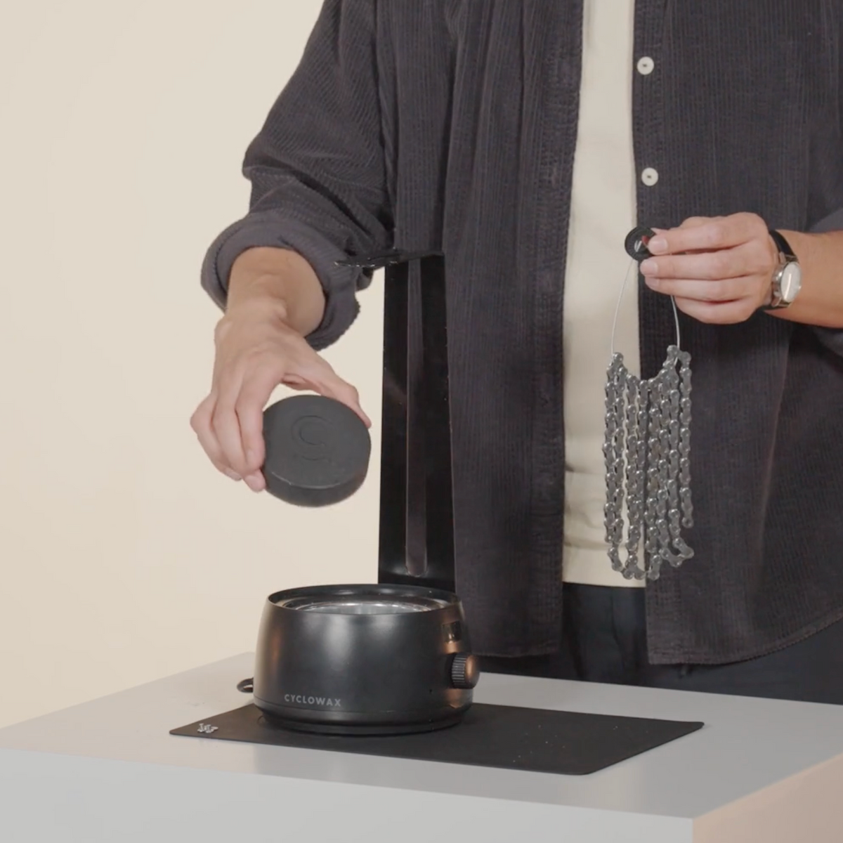 How to rewax your chain – Cyclowax